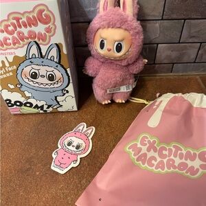 Exciting Macaron Lychee Berry she’s thicc! ❤️💕❤️